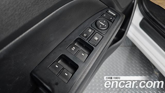 Hyundai AVANTE 2018 — photo 13