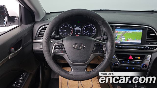 Hyundai AVANTE 2018 — photo 15