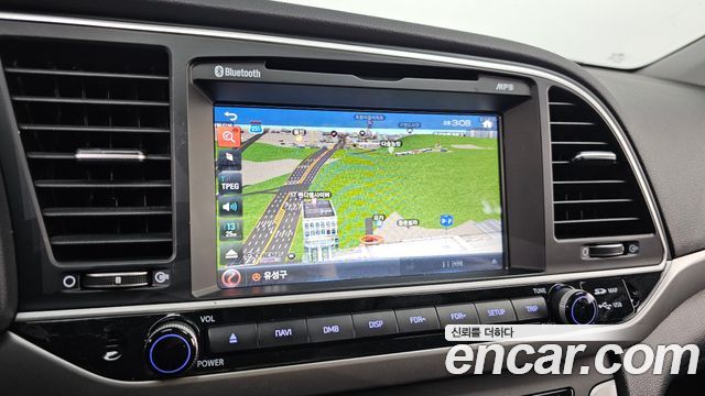 Hyundai AVANTE 2018 — photo 18