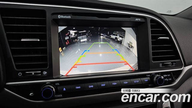 Hyundai AVANTE 2018 — photo 19