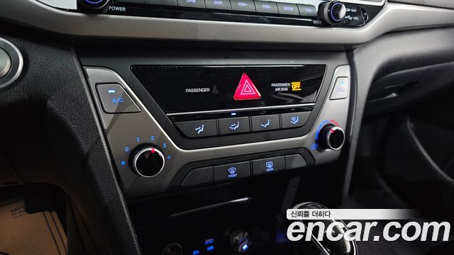 Hyundai AVANTE 2018 — photo 20