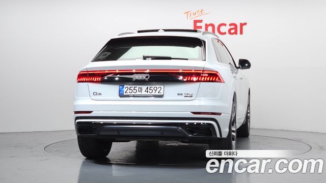Audi Q8 2023 — photo 4