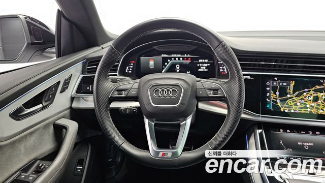 Audi Q8 2023 — photo 13