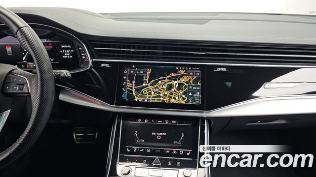 Audi Q8 2023 — photo 14