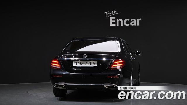 Mercedes-Benz E-Class 2018 — photo 4