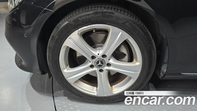Mercedes-Benz E-Class 2018 — photo 5