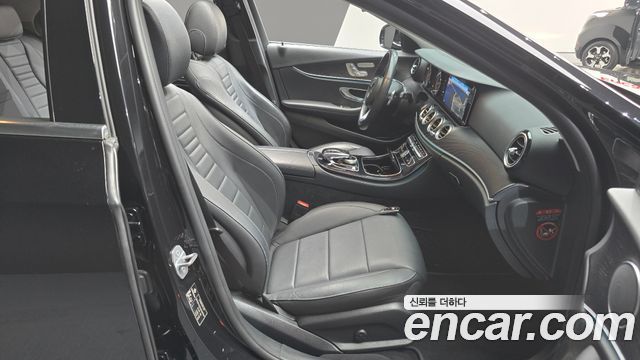 Mercedes-Benz E-Class 2018 — photo 10