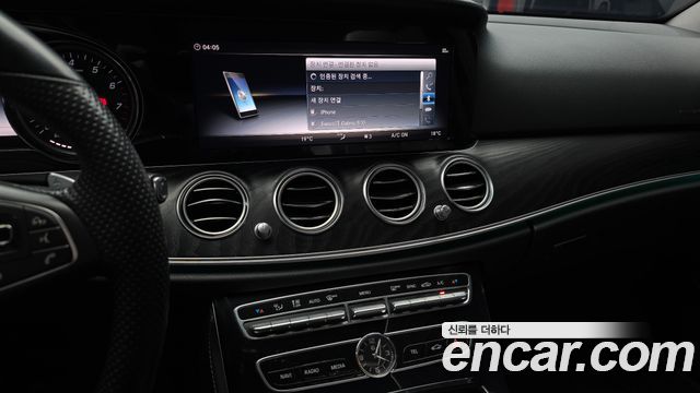 Mercedes-Benz E-Class 2018 — photo 15