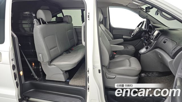 Hyundai Starex 2021 — photo 12
