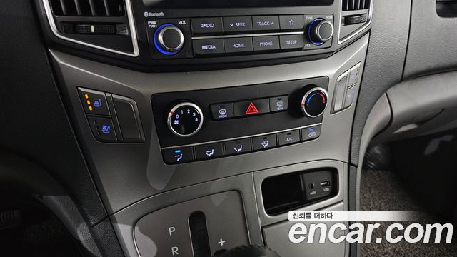 Hyundai Starex 2021 — photo 19