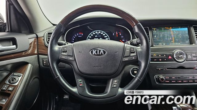 Kia K7 2015 — photo 13