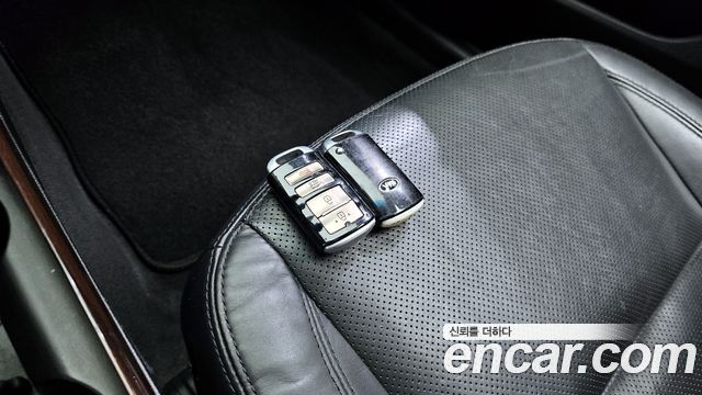 Kia K7 2015 — photo 18