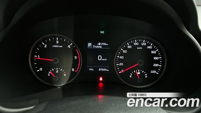 Kia Stonic 2019 — photo 8
