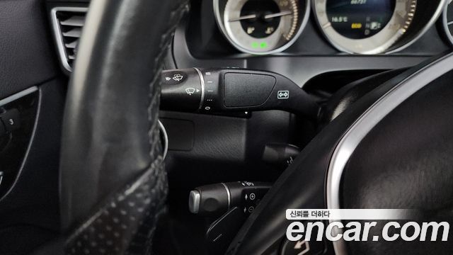 Mercedes-Benz E-Class 2017 — photo 14