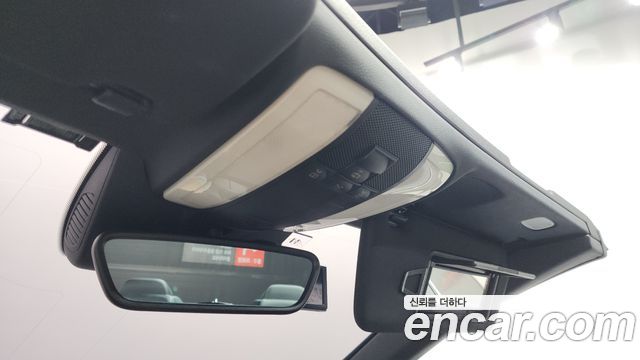 Mercedes-Benz E-Class 2017 — photo 19