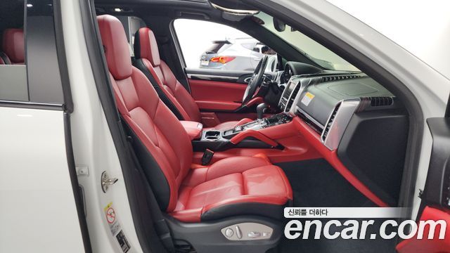 Porsche Cayenne 2016 — photo 11