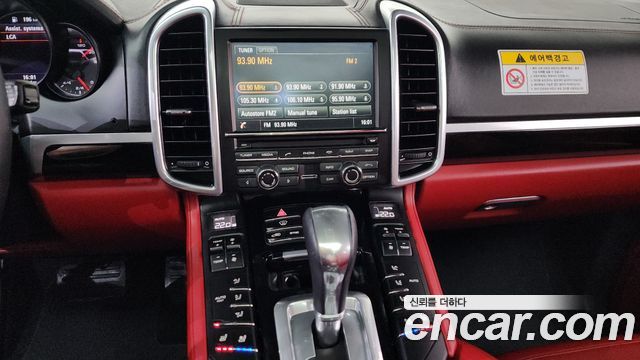 Porsche Cayenne 2016 — photo 14