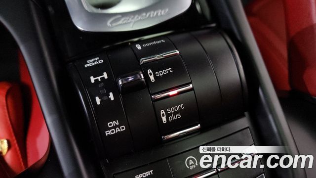 Porsche Cayenne 2016 — photo 17
