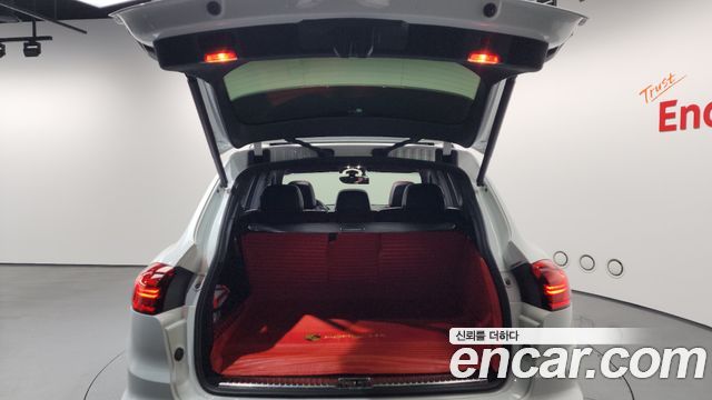 Porsche Cayenne 2016 — photo 20