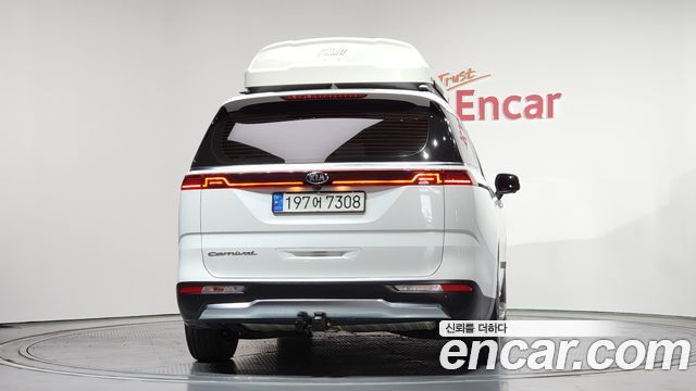 Kia Canival 2021 — photo 4