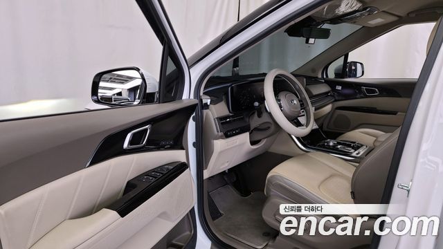 Kia Canival 2021 — photo 10