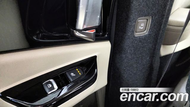 Kia Canival 2021 — photo 19