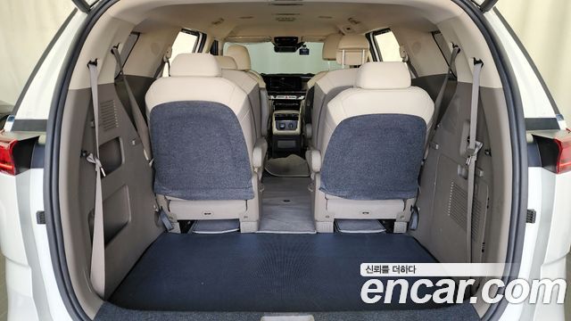 Kia Canival 2021 — photo 20