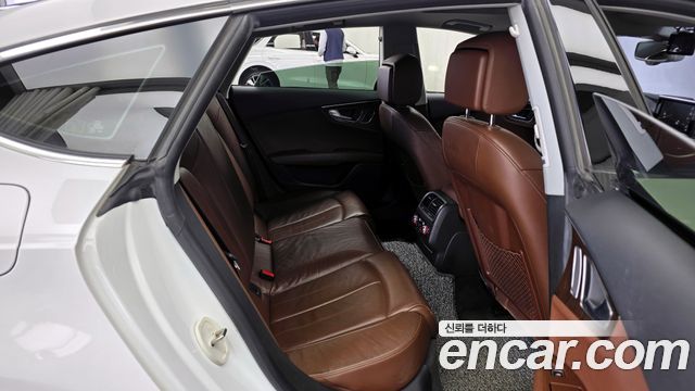 Audi A7 2015 — photo 12