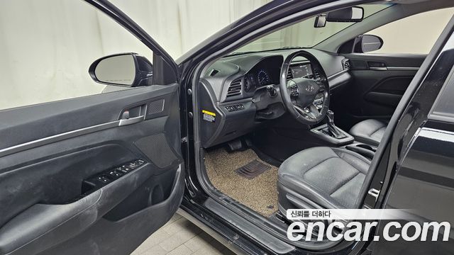 Hyundai AVANTE 2019 — photo 10