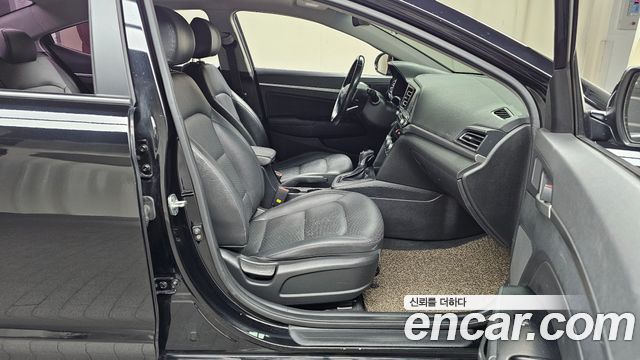 Hyundai AVANTE 2019 — photo 11