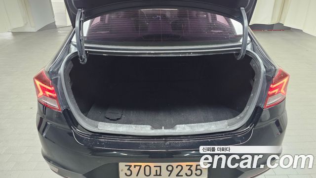 Hyundai AVANTE 2019 — photo 20