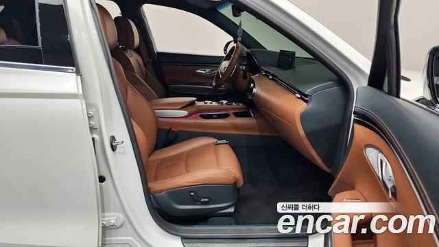 Genesis GV70 2022 — photo 11