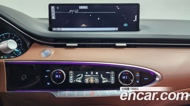 Genesis GV70 2022 — photo 14