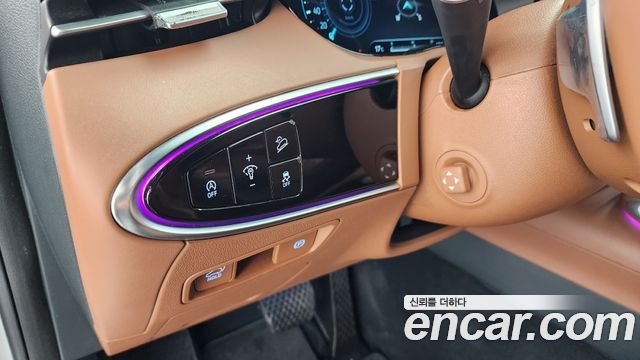 Genesis GV70 2022 — photo 21