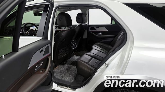 Mercedes-Benz GLE-Class 2019 — photo 11