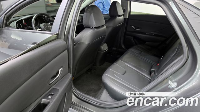 Hyundai AVANTE 2022 — photo 11