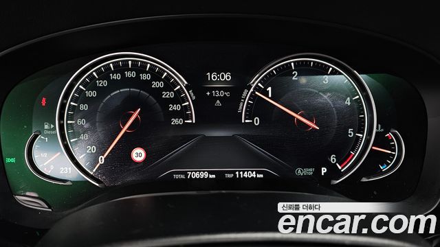 BMW 5-Series 2018 — photo 8