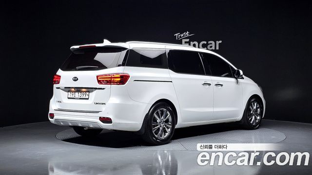 Kia Canival 2019 — photo 2