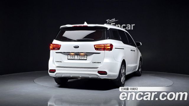 Kia Canival 2019 — photo 4