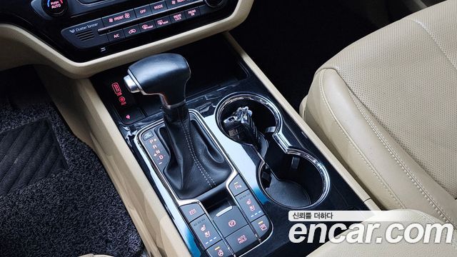 Kia Canival 2019 — photo 9