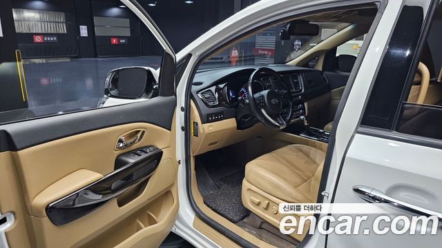 Kia Canival 2019 — photo 10