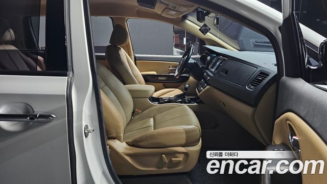 Kia Canival 2019 — photo 11