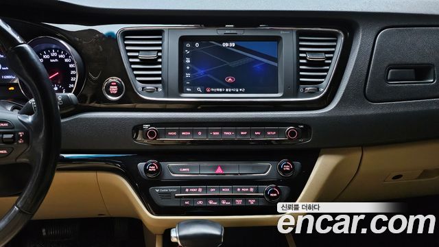Kia Canival 2019 — photo 14