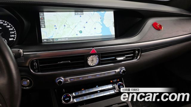 Genesis G90 2019 — photo 14