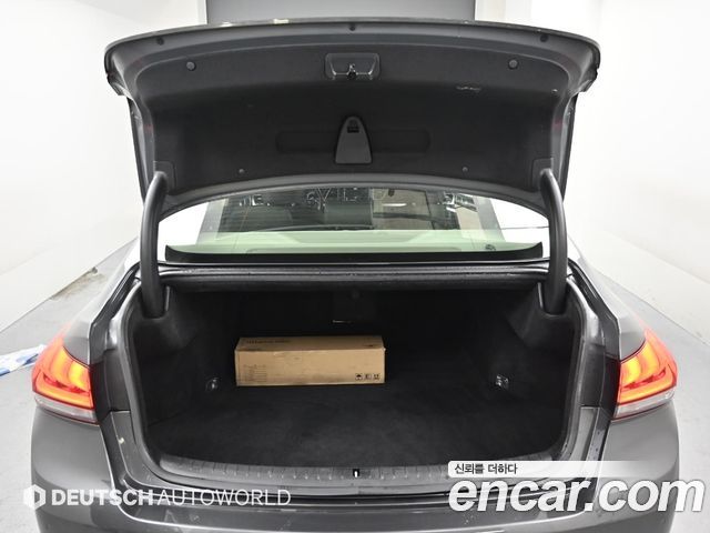 Genesis G80 2019 — photo 19