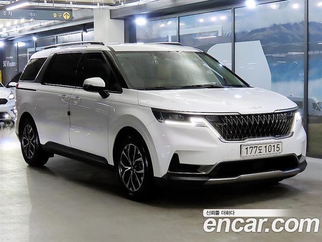 Kia Canival 2022 — photo 1