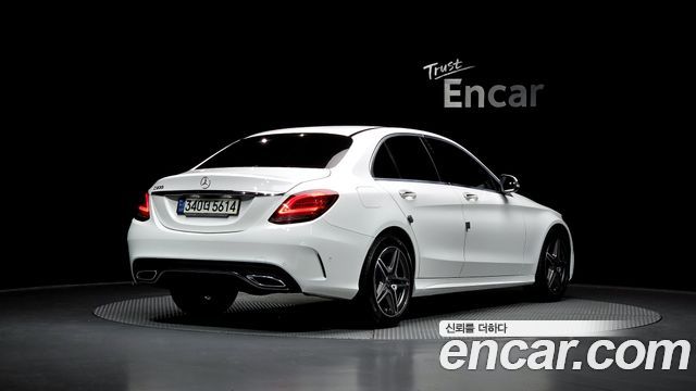 Mercedes-Benz C-Class 2021 — photo 2