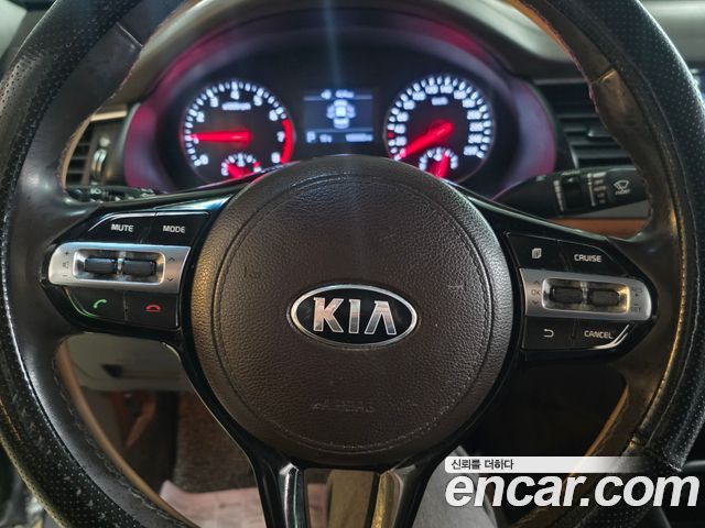 Kia K7 2016 — photo 8