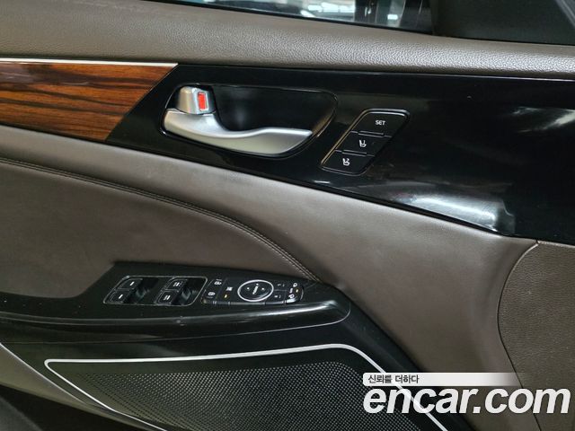 Kia K7 2016 — photo 9
