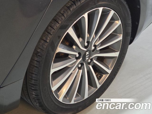 Kia K7 2016 — photo 17